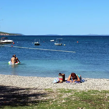 Apartamento With Wifi Sutivan, Brac - 750 *