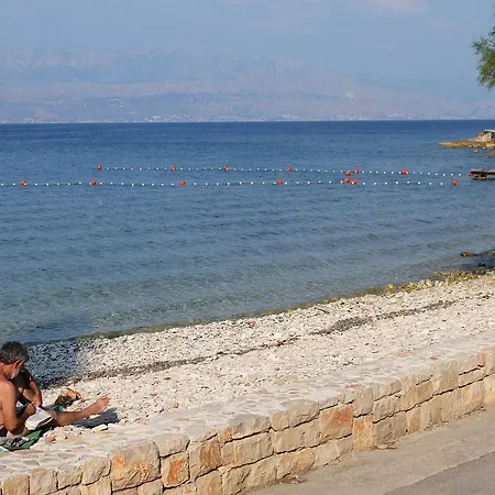 Apartamento With Wifi Sutivan, Brac - 750 *