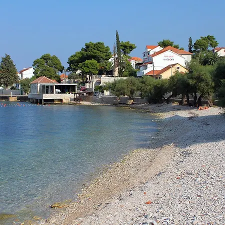 Apartment Apartments With Wifi Sutivan, Brac - 750
