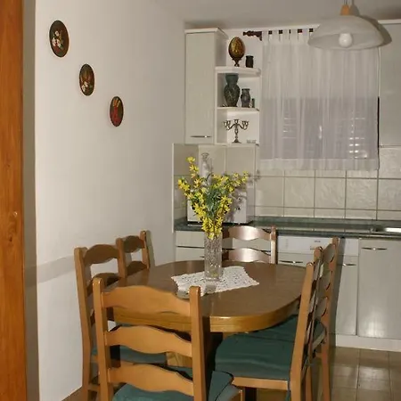 Apartment Apartments With Wifi Sutivan, Brac - 750 Sutivan